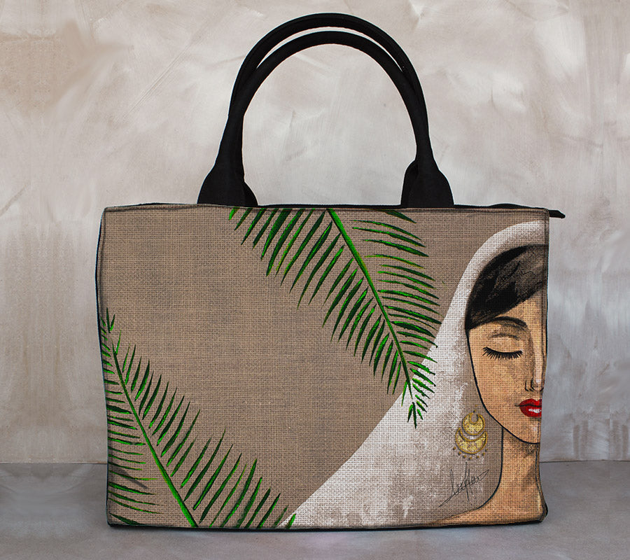 Fashionable tote with vibrant art print